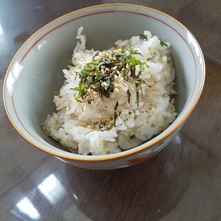 おかわり必至! 梅ジャコご飯